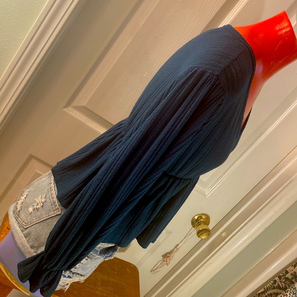 PINK LILY Green Top - Picture 9 of 14